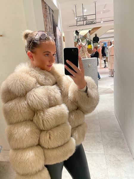 【BAON】Bekina Collar Button Mink Fur Jacket BAON】Bekina Collar Button Mink Fur Jacket