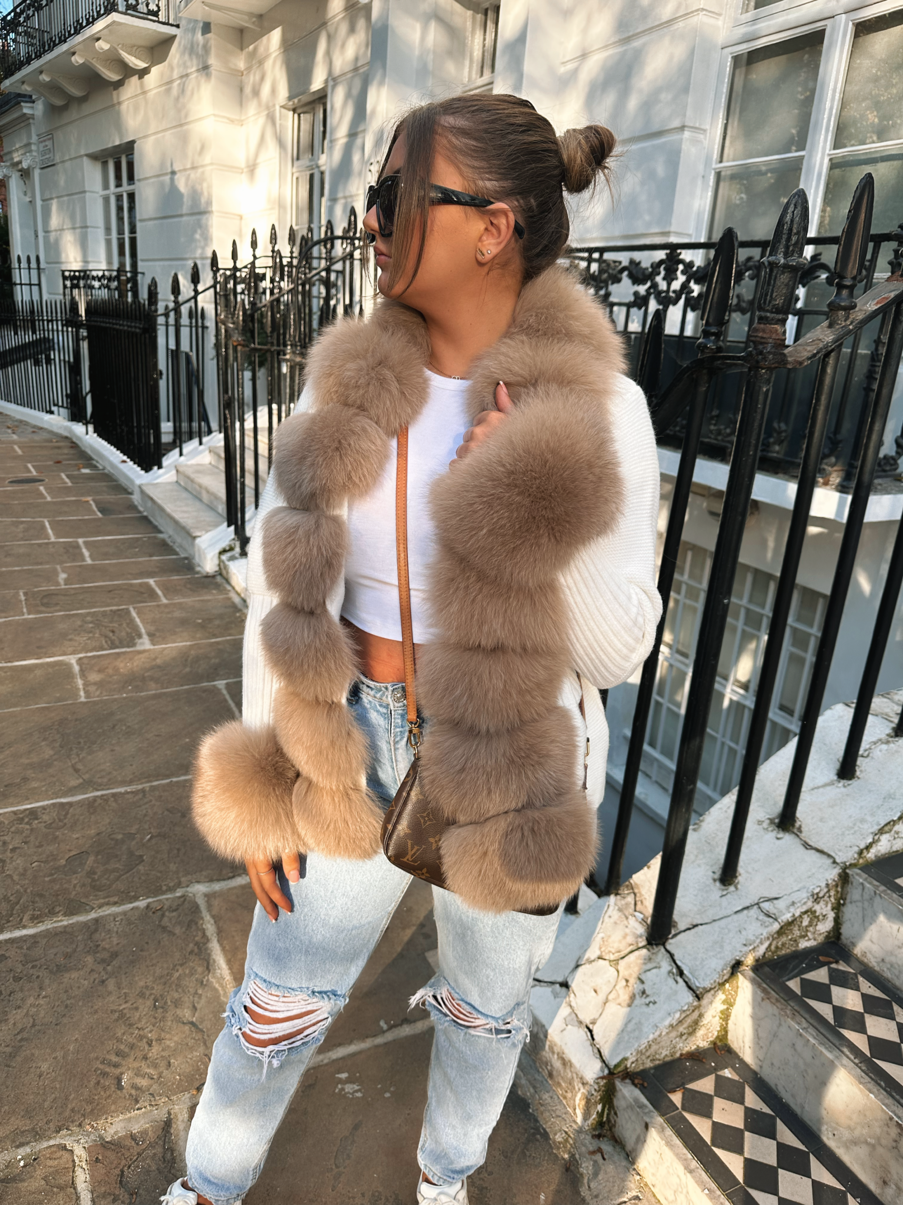 Women's sweater with fur collar hotsell